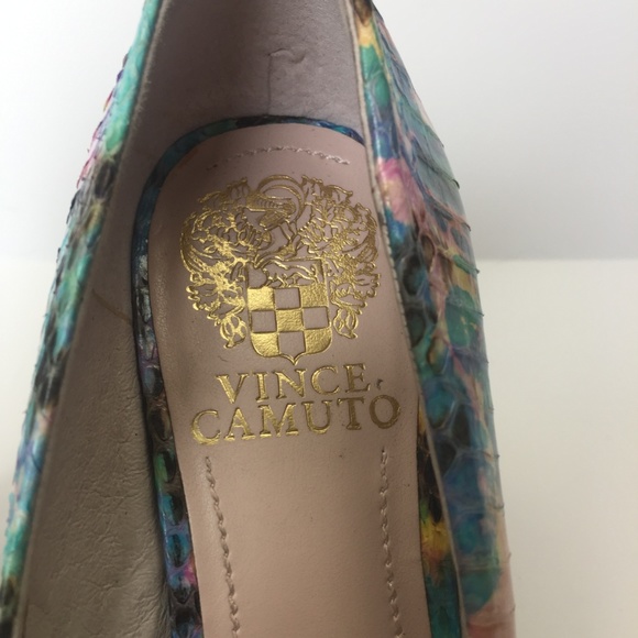 VINCE CAMUTO Hallee Pastel Snakeskin Heels 7.5 EUC - Picture 6 of 8